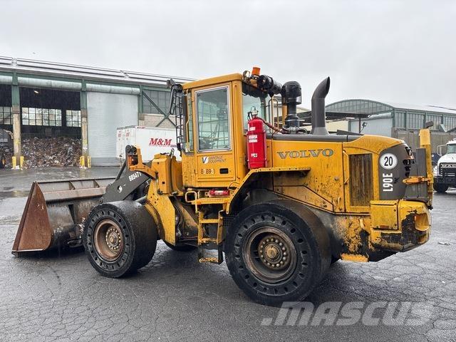 Volvo L90E Kolové nakladače