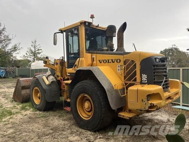 Volvo L90F Kolové nakladače