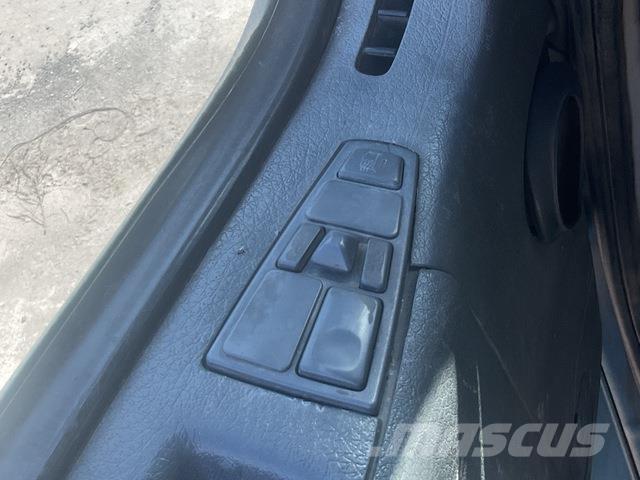 Volvo VHD104F Další