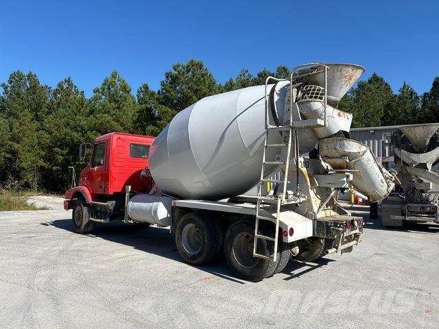 Volvo VHD64B Další