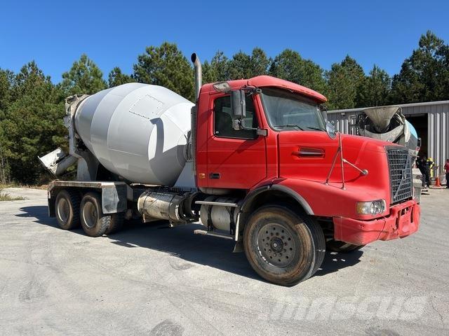 Volvo VHD64B Další