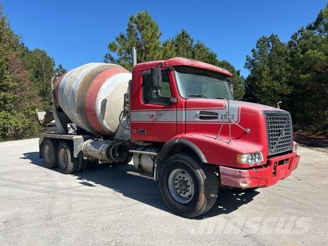 Volvo VHD64B Další