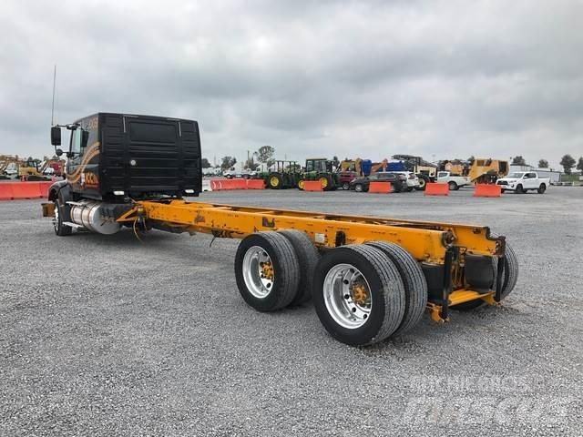 Volvo VHD64F Kabiny a interiér
