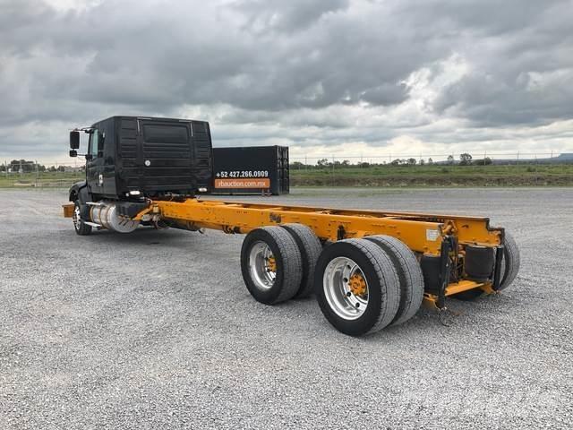 Volvo VHD64F Kabiny a interiér