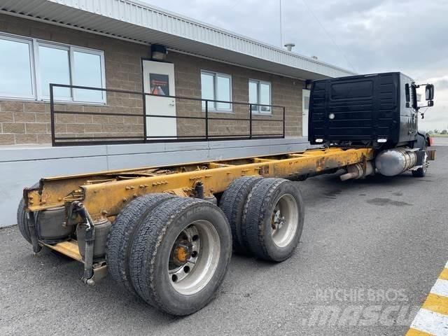 Volvo VHD64F Kabiny a interiér