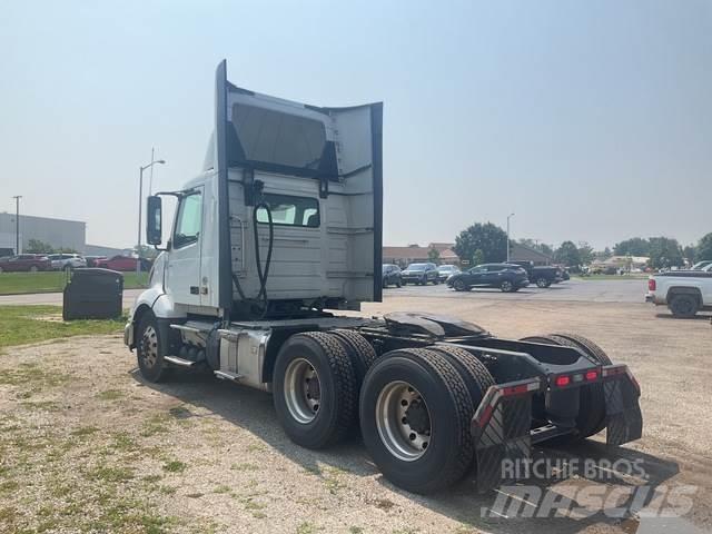 Volvo VNL 300 Tahače