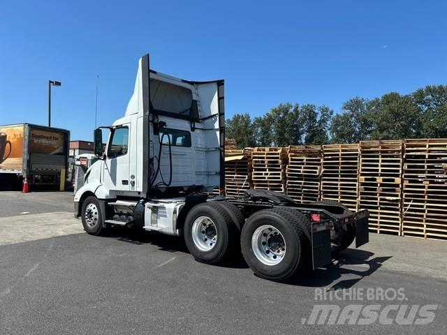 Volvo VNL 300 Tahače