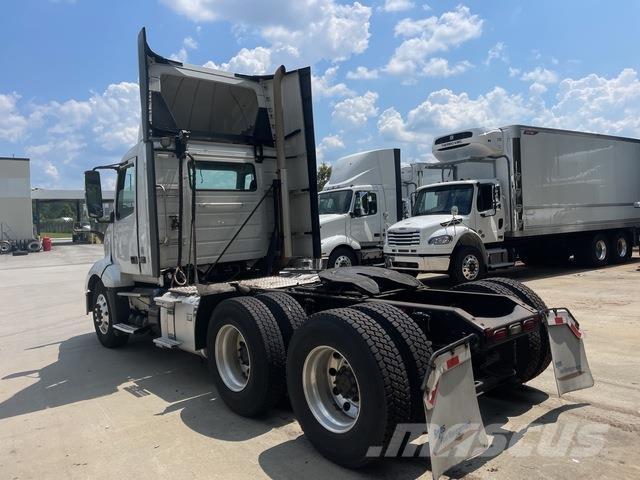 Volvo VNL300 Tahače