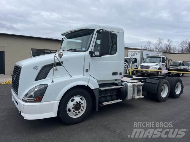 Volvo VNL64T Tahače
