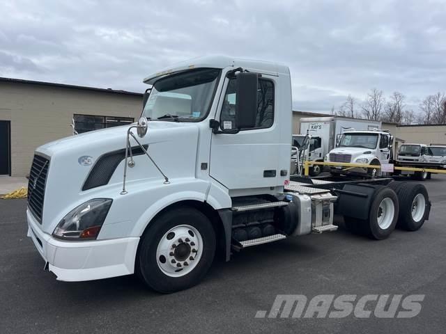Volvo VNL64T Tahače