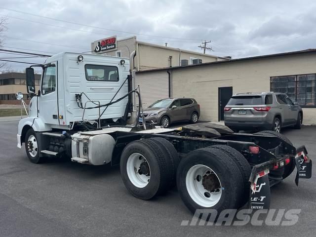 Volvo VNL64T Tahače