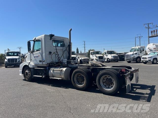 Volvo VNL64T Tahače