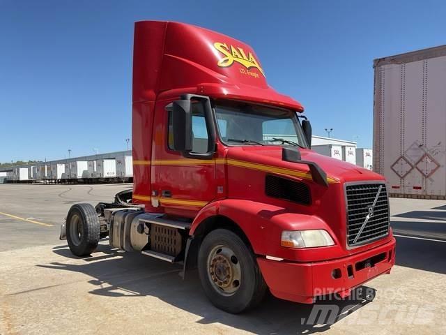 Volvo VNM42T Tahače