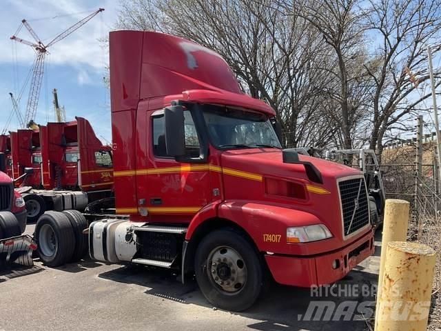 Volvo VNM42T Tahače