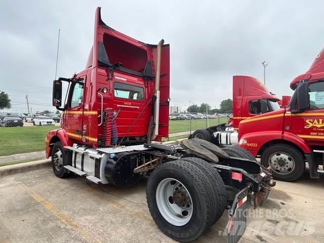 Volvo VNM42T Tahače