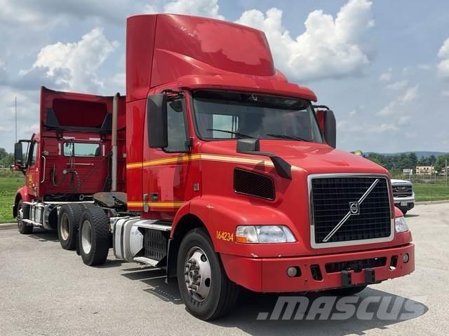 Volvo VNM42T Tahače