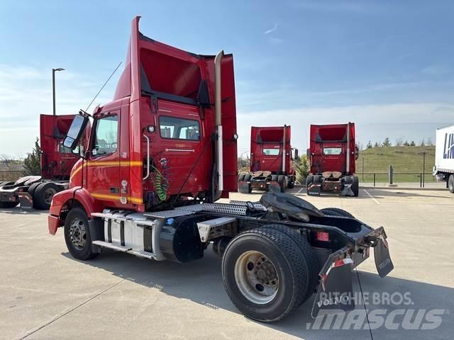 Volvo VNM42T Tahače