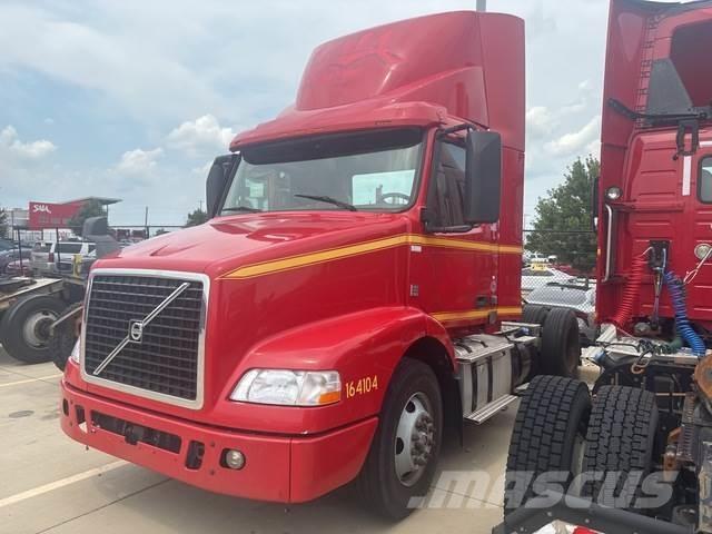 Volvo VNM42T Tahače
