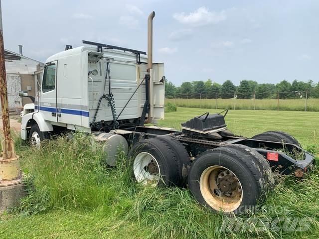 Volvo VNR64T Tahače