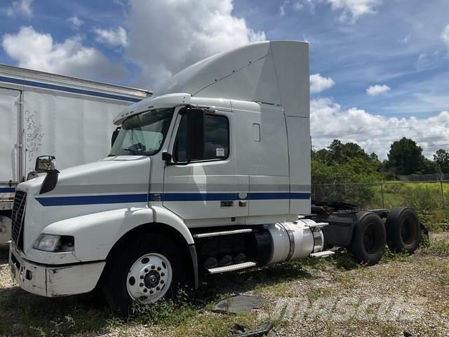 Volvo VNR64T Tahače