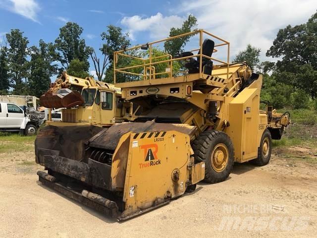 Weiler E1250B Stroje pro přepravu materiálů