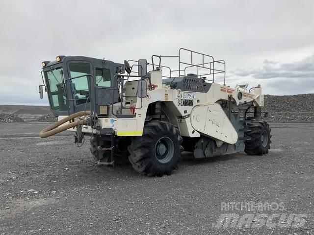Wirtgen 2400 Půdní kompaktory