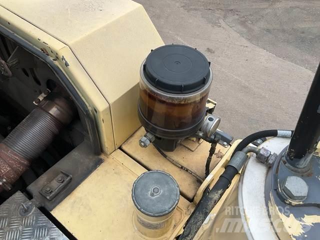 Wirtgen WR2400 Půdní kompaktory