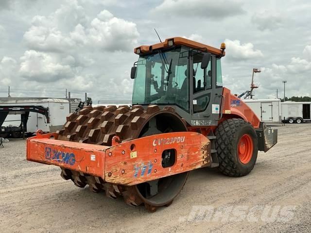 XCMG CV123PDU Tahačové válce