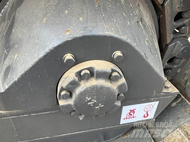 XCMG TY230G Pásové dozery