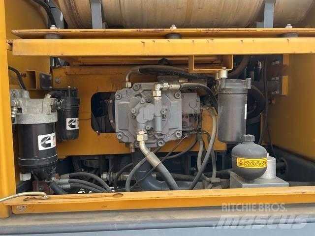 XCMG XE210U Pásová rýpadla