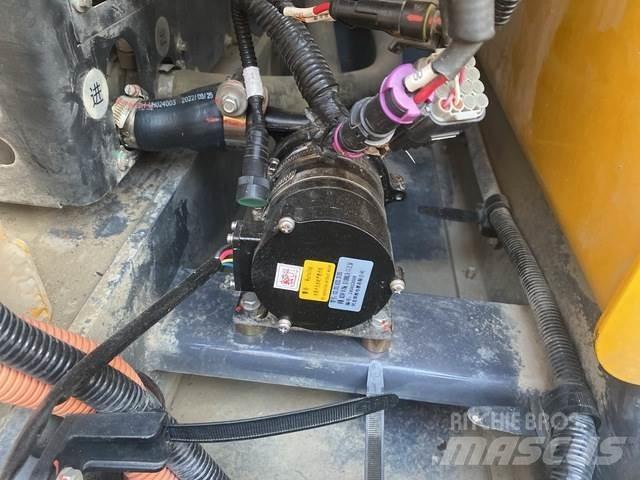 XCMG XE215E Pásová rýpadla