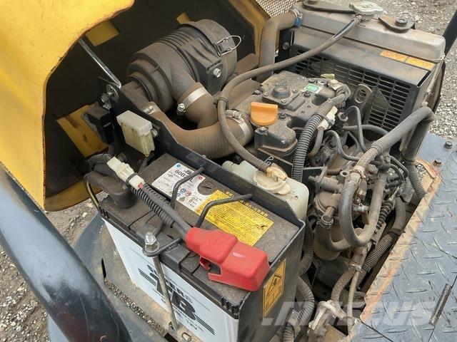 Yanmar C12R-B Pásové dempry