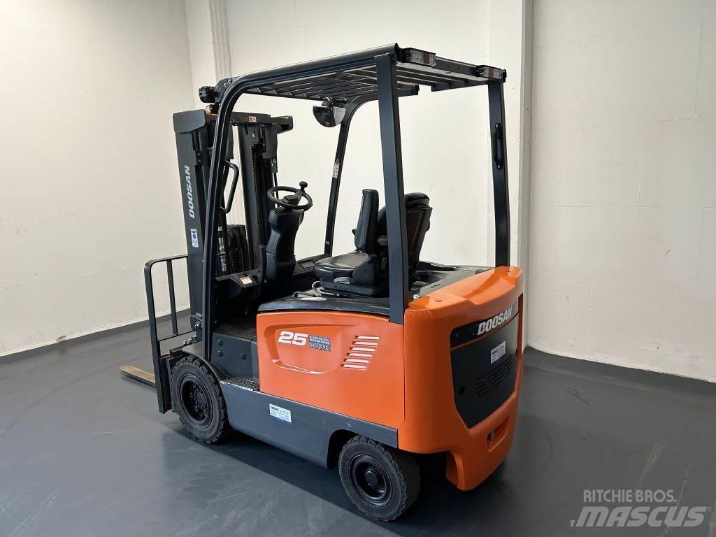 Doosan B25S-7 Akumulátorové vozíky