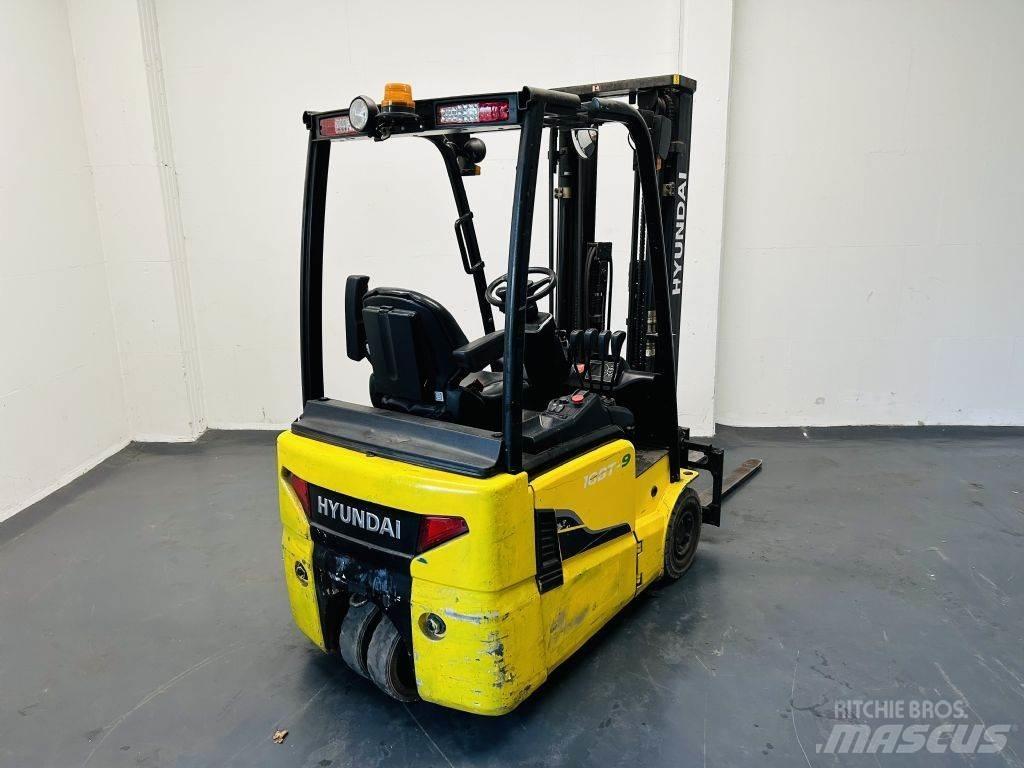 Hyundai 15BT-9 Akumulátorové vozíky