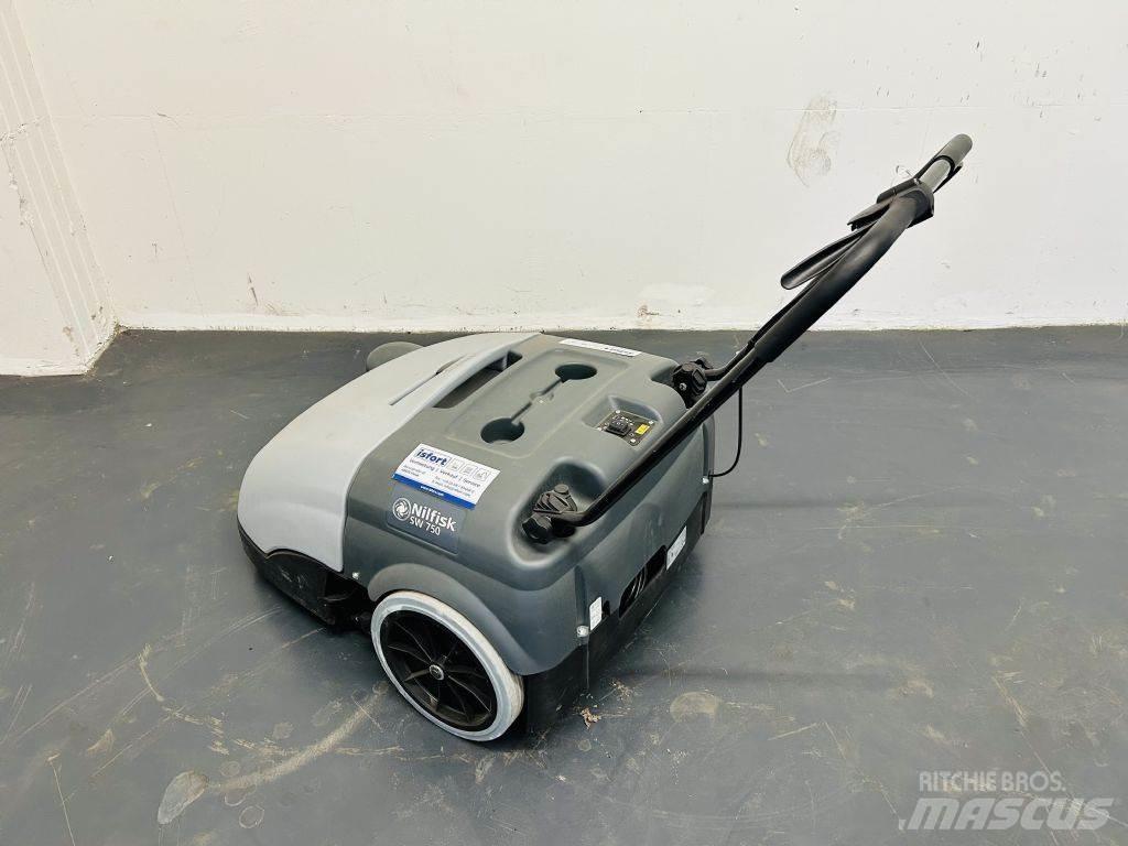 Nilfisk SW750 Zametací stroje