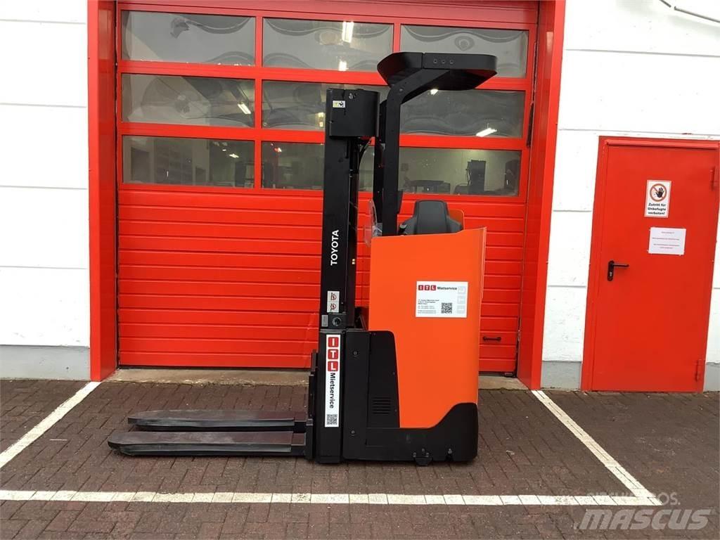 Toyota SSI160LN Ručně vedené vysokozdvižné vozíky