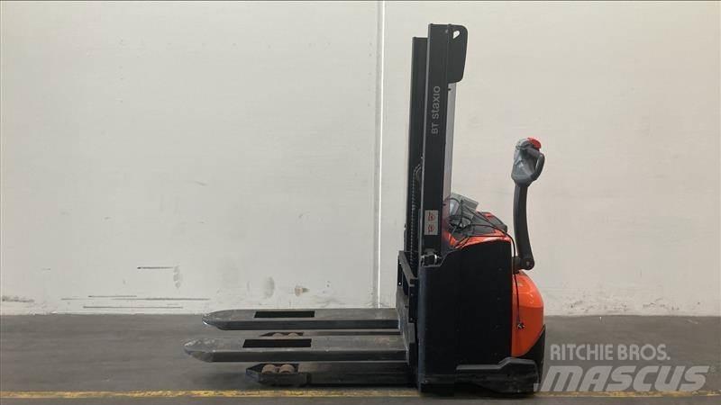 Toyota SWE120 Ručně vedené vysokozdvižné vozíky
