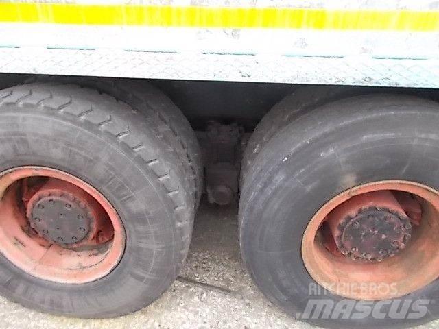 Fiat 697 NP Hákový nosič kontejnerů