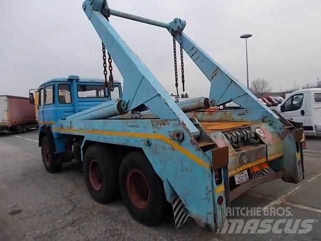 Fiat 697 NP Hákový nosič kontejnerů