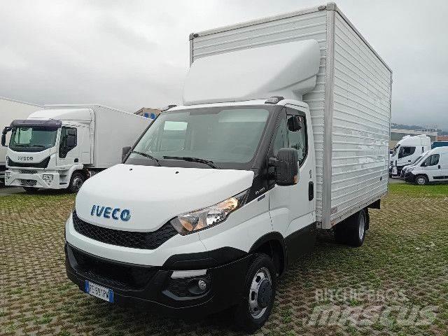 Iveco 35C13 Skříňová nástavba