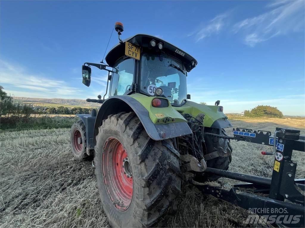 CLAAS ARION 630 Traktory