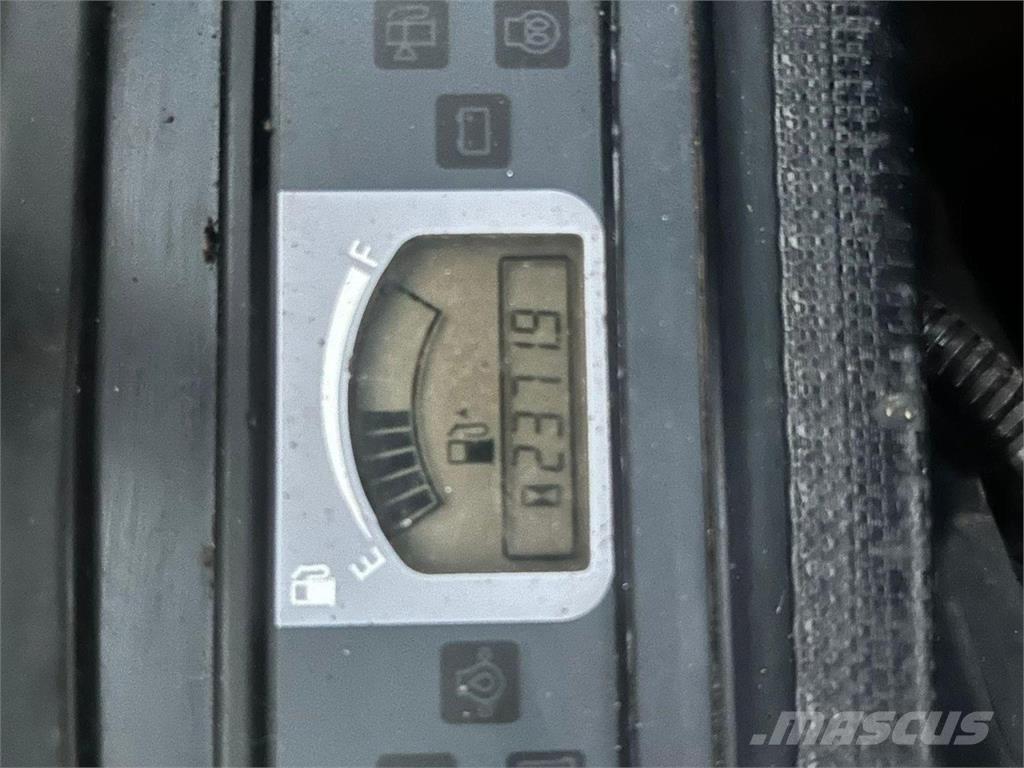 Hitachi ZAXIS 26U Další