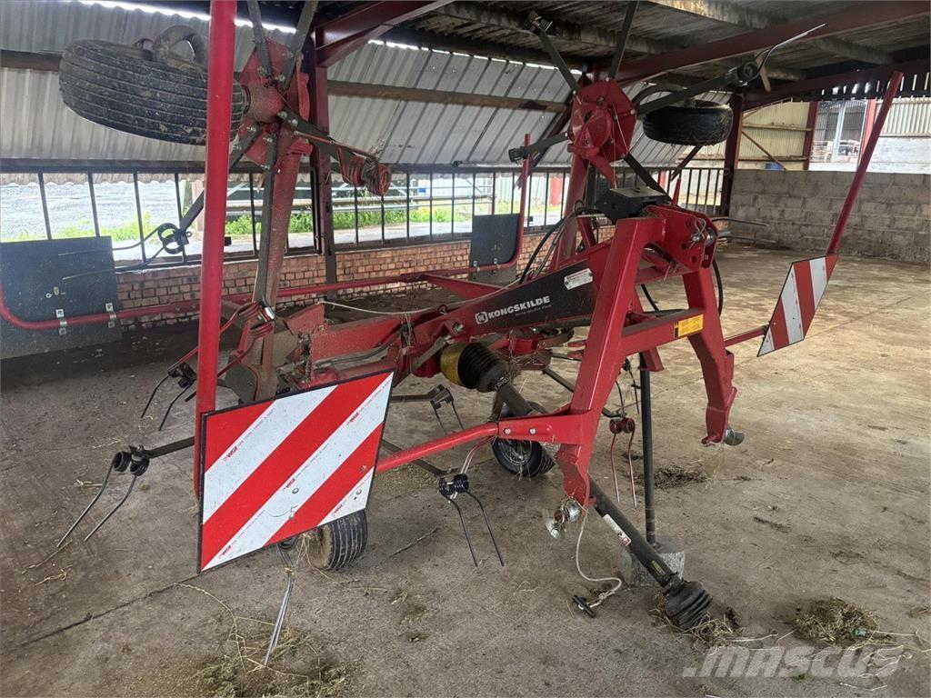 Kongskilde Z555 Obraceče a shrabovače sena