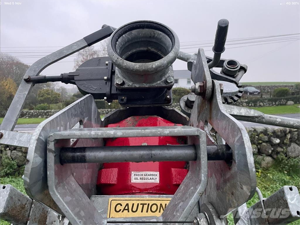 Redrock SUPER 8 Rozmetadla chlévské mrvy