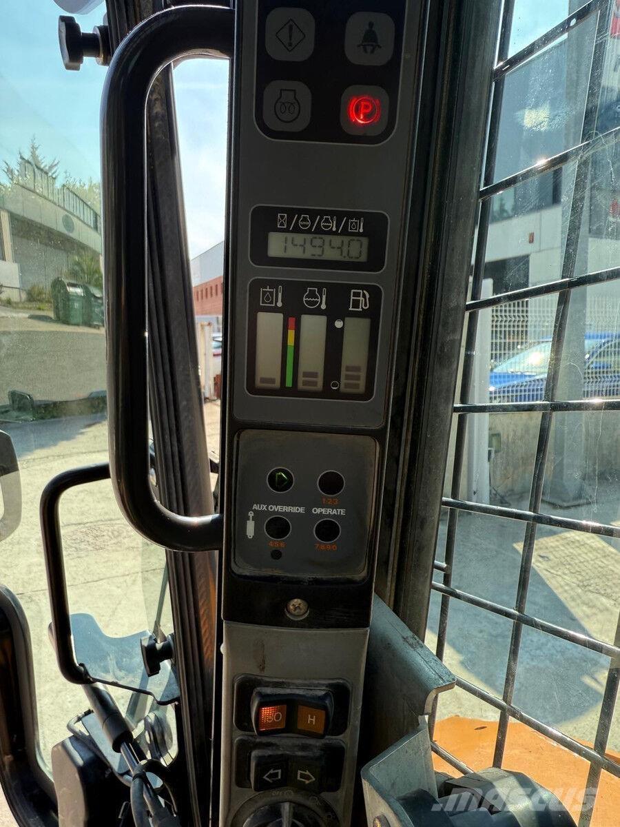 CASE SR210 Kolové nakladače