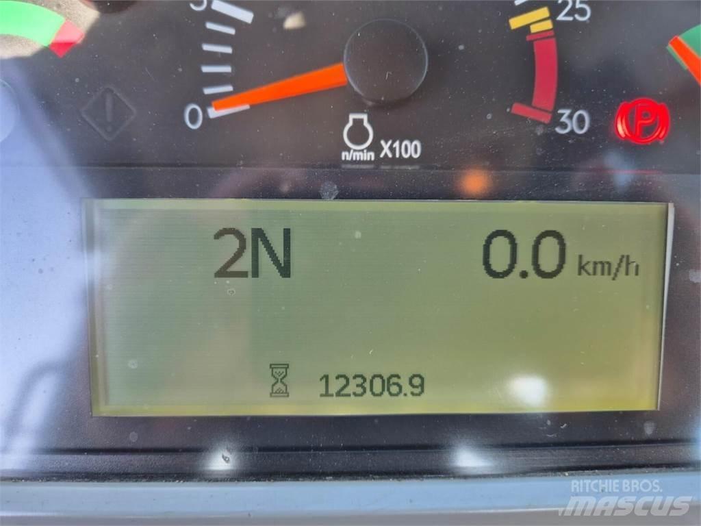 CAT 966M Kolové nakladače
