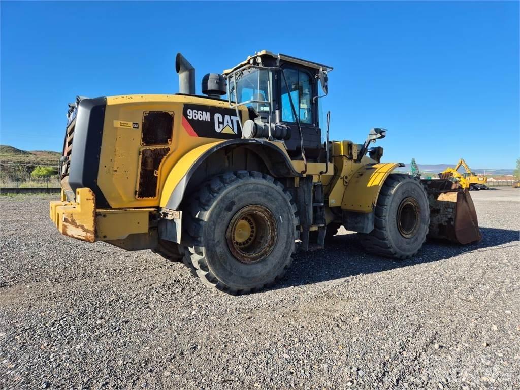 CAT 966M Kolové nakladače