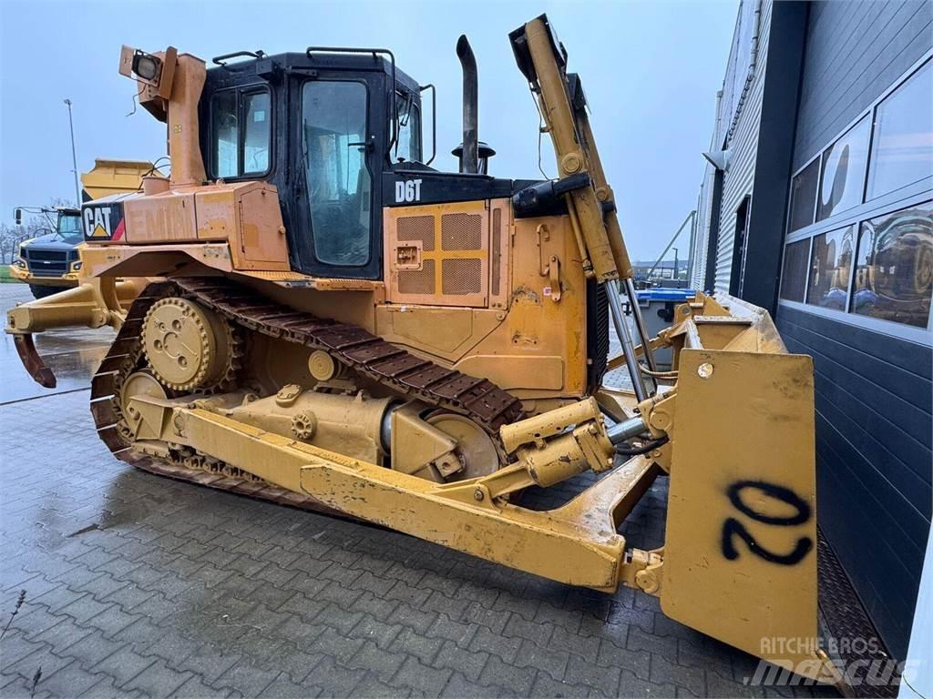 CAT D6T Pásové dozery