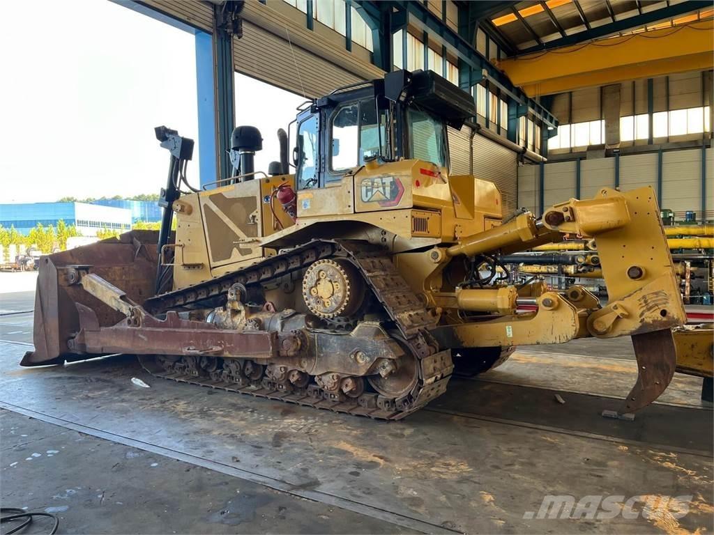 CAT D8T Pásové dozery