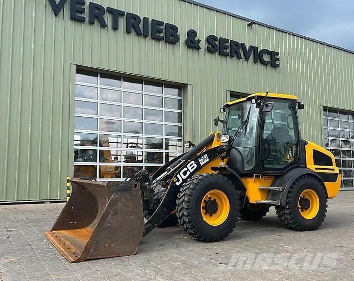 JCB 409 Kolové nakladače